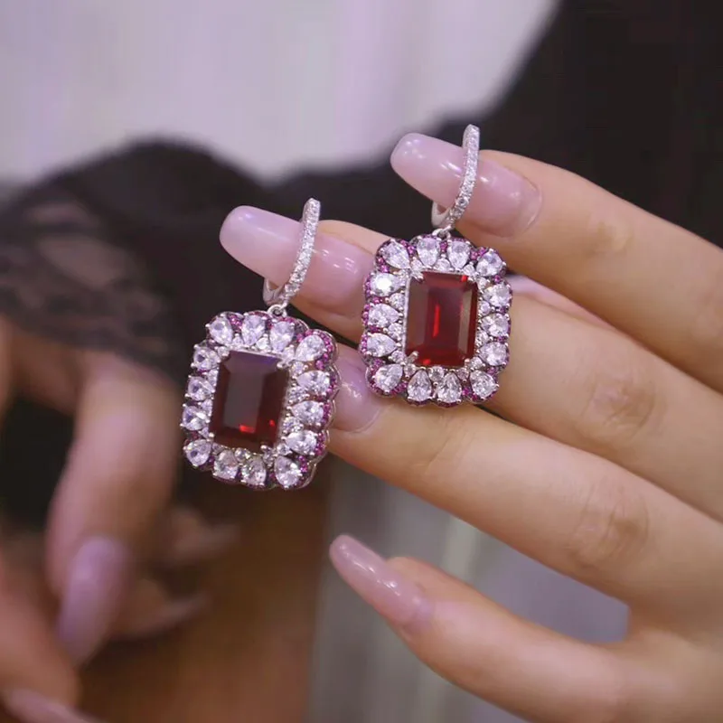 ZOCA Classic Flower S925 Sterling Silver Sapphire Ruby Emerald Stone Jewelry Set Ring Earring Pendant for Women
ZOCA Classic Flower S925 Sterling Silver Sapphire Ruby Emerald Stone Jewelry Set Ring Earring Pendant for Women