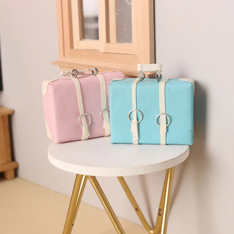 1PCS 1:12 Dollhouse Miniature Protable Suitcase Mini Retro Leather Luggage for Doll House DIY Use Accessories
1PCS 1:12 Dollhouse Miniature Protable Suitcase Mini Retro Leather Luggage for Doll House DIY Use Accessories