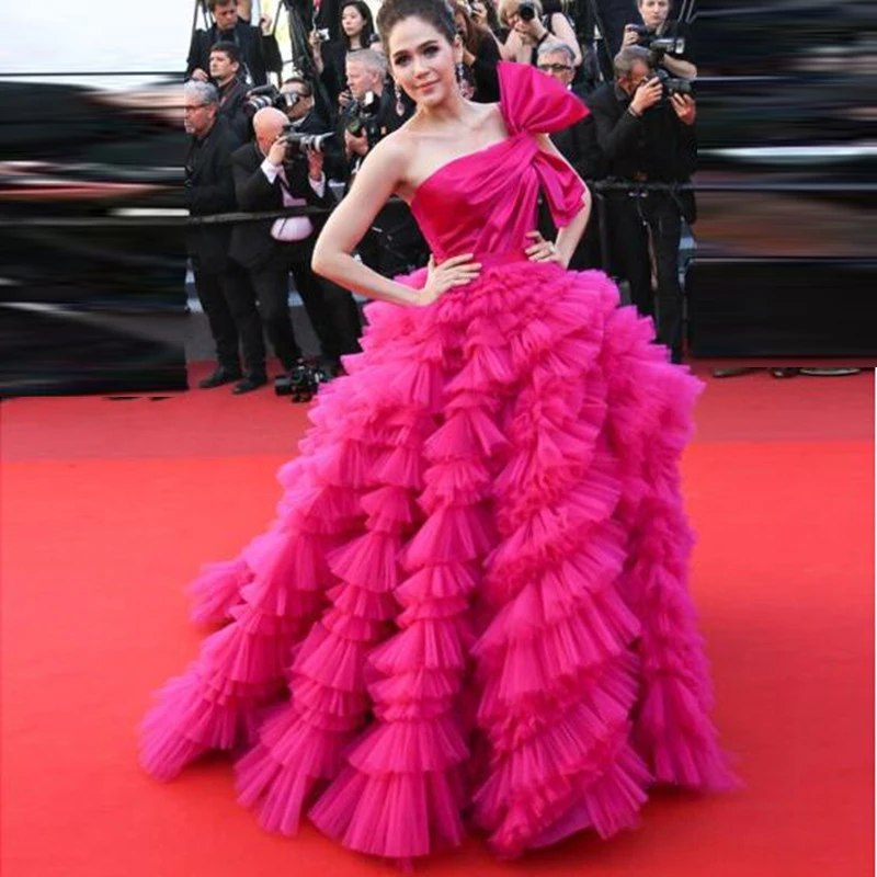 Red Carpet Women Dress Fuchsia faldas Extra Lush Long Party Dress Maxi Layered Custom Made Shoulder Bow vestido de fiesta
Red Carpet Women Dress Fuchsia faldas Extra Lush Long Party Dress Maxi Layered Custom Made Shoulder Bow vestido de fiesta