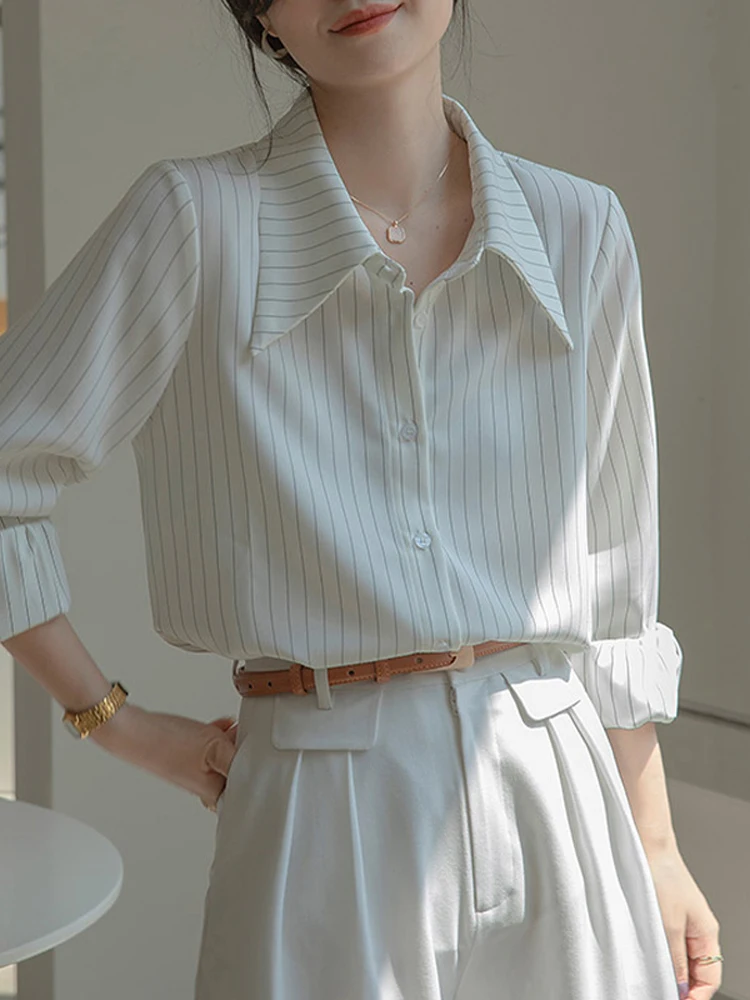 Autumn French chic striped long-sleeved shirt women's fashionable design niche commuting professional shirt high-end top chic
Autumn French chic striped long-sleeved shirt women's fashionable design niche commuting professional shirt high-end top chic