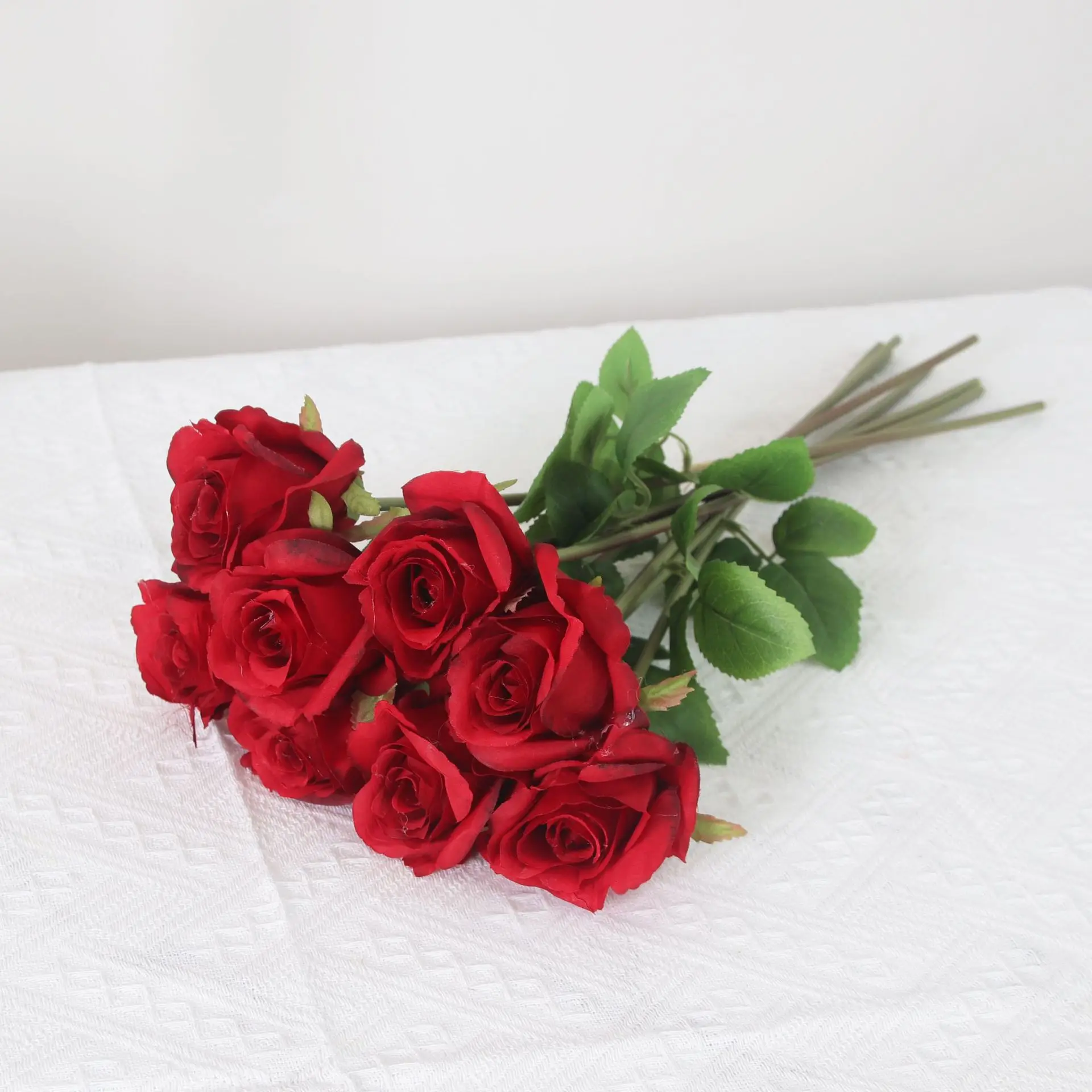 

Искусственный цветок, подарок на день Святого Валентина, свадебные букеты, реквизит для фотосъемки, украшение для дома, гостиной, сада, шелковые розы
