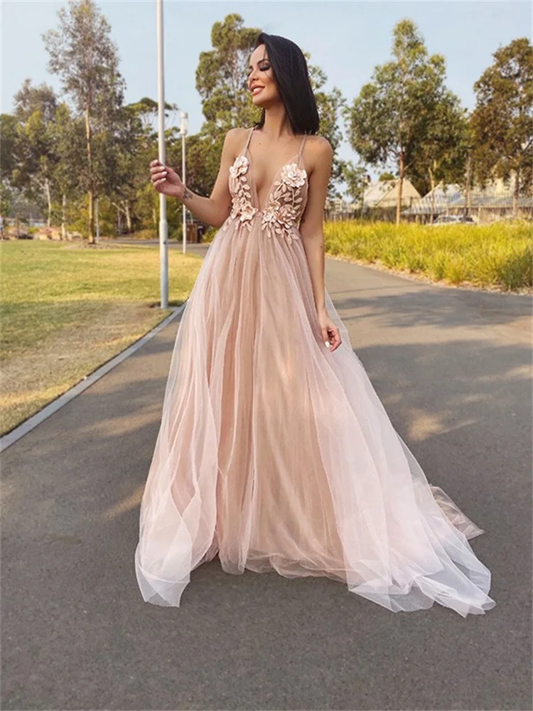 A-Line/Princess Tulle V-neck Hand-Made Flower Sleeveless Sweep/Brush Train Dresses Dresses for Women Party Wedding Evening
A-Line/Princess Tulle V-neck Hand-Made Flower Sleeveless Sweep/Brush Train Dresses Dresses for Women Party Wedding Evening