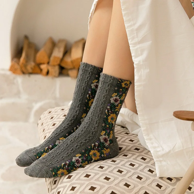 Vintage Socks Women Embossment Flower Harajuku Streetwear Crew Socks Ethnic Fashion Japanese Style Girls Kawaii Cute Long Socks
Vintage Socks Women Embossment Flower Harajuku Streetwear Crew Socks Ethnic Fashion Japanese Style Girls Kawaii Cute Long Socks