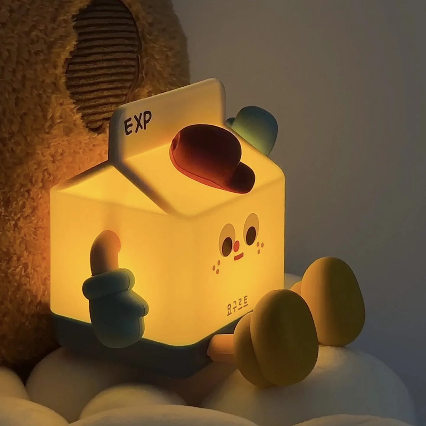 Milk Box Small Night Light Internet Celebrity Practical Birthday Gift Highend Desk Mobile Phone Holder Bedside Sleep Desk Lamp
Milk Box Small Night Light Internet Celebrity Practical Birthday Gift Highend Desk Mobile Phone Holder Bedside Sleep Desk Lamp