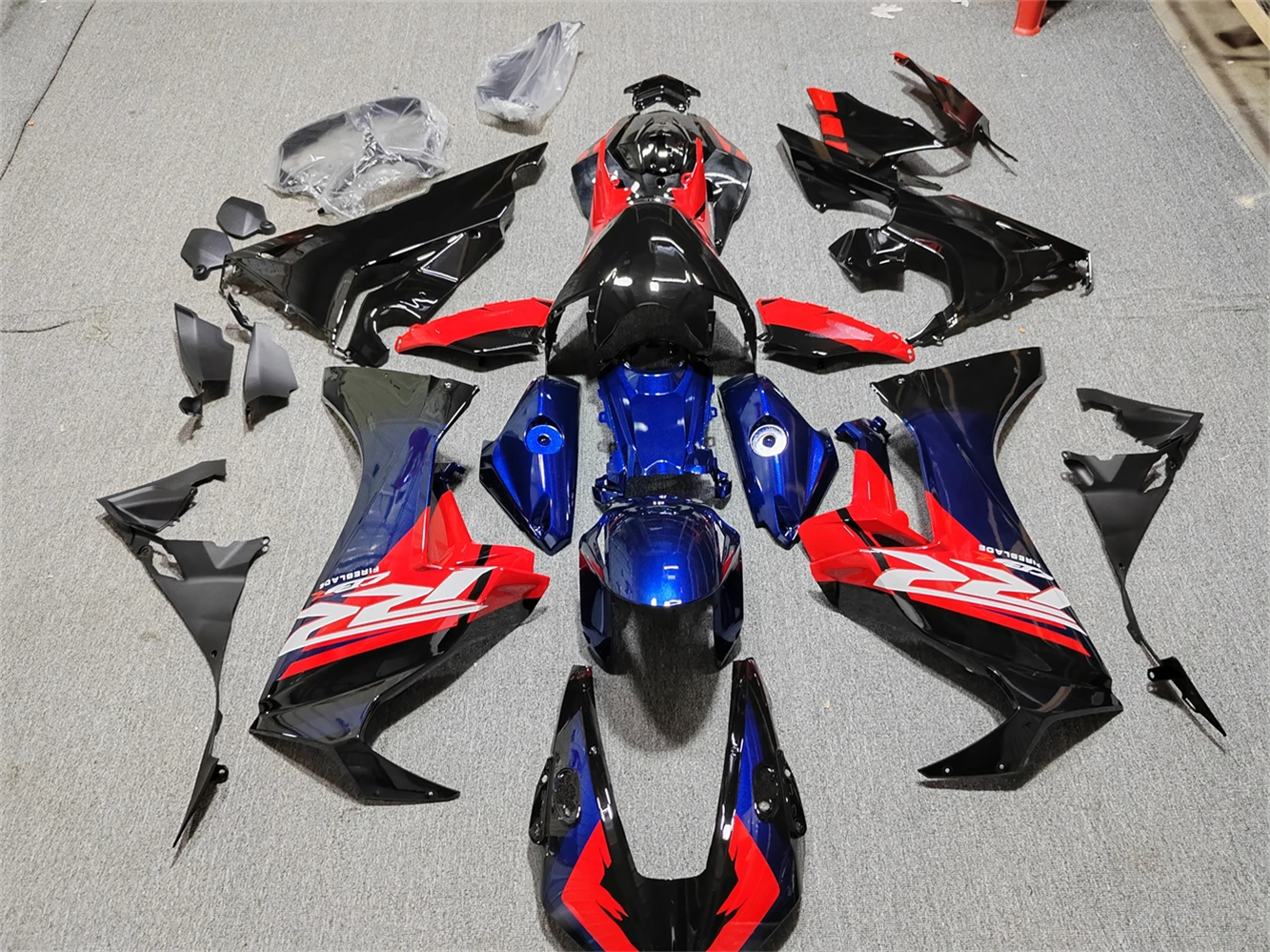 Motorcycle fairing for Honda CBR1000RR 17-19 years CBR1000 2017 2018 2019 Fairing Red Black Blue
Motorcycle fairing for Honda CBR1000RR 17-19 years CBR1000 2017 2018 2019 Fairing Red Black Blue
