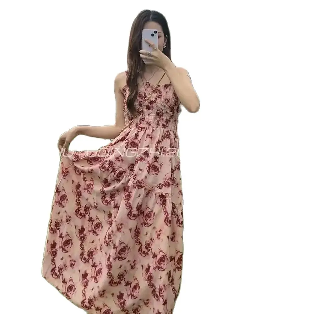 The New Floral Tube Top Dress In Summer Is A Two-piece Dress For Women's French Retro High-grade Waist And Slim Suspenders.
The New Floral Tube Top Dress In Summer Is A Two-piece Dress For Women's French Retro High-grade Waist And Slim Suspenders.