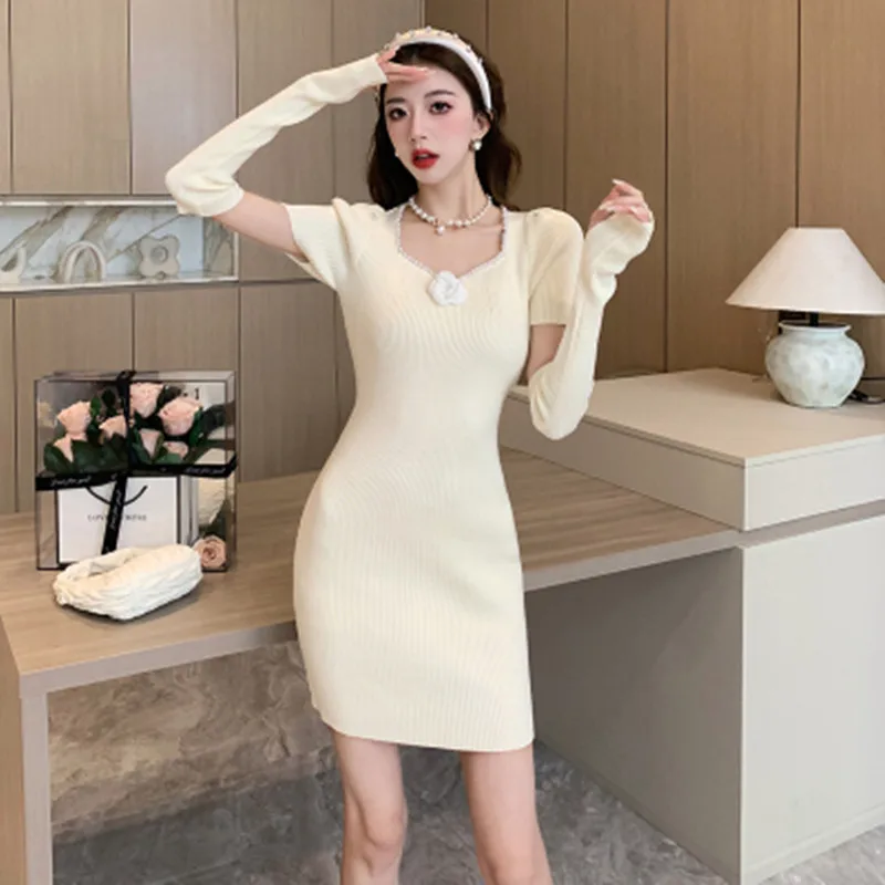 New Autumn Winter French Celebrity Style Slim Knitted Dresses Women Fashion Oversleeve V Neck Beaded Sweater Dress Vestidos
New Autumn Winter French Celebrity Style Slim Knitted Dresses Women Fashion Oversleeve V Neck Beaded Sweater Dress Vestidos