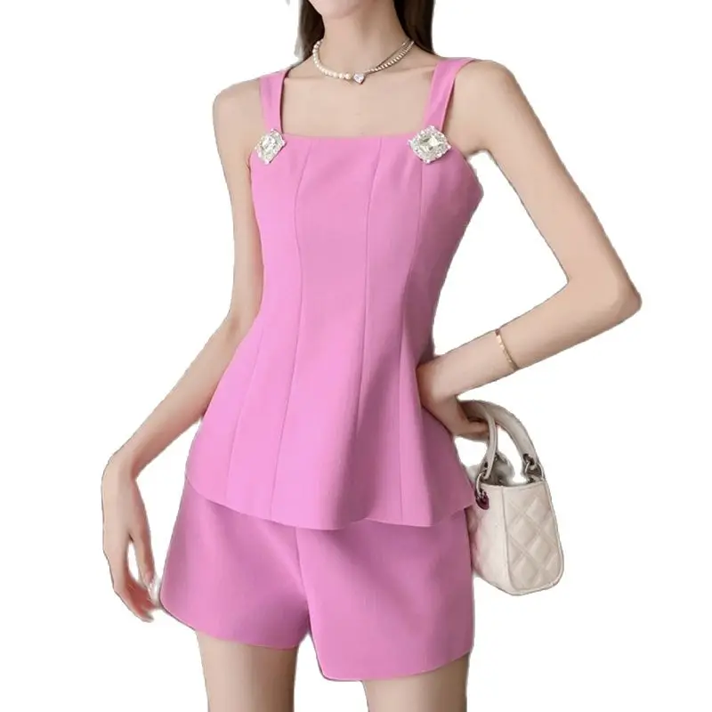 Red Sleeveless Women Top with Shorts Two Pieces Set High Quality Women Summer Fashion Set Hollowed Back with Bowknots
Red Sleeveless Women Top with Shorts Two Pieces Set High Quality Women Summer Fashion Set Hollowed Back with Bowknots