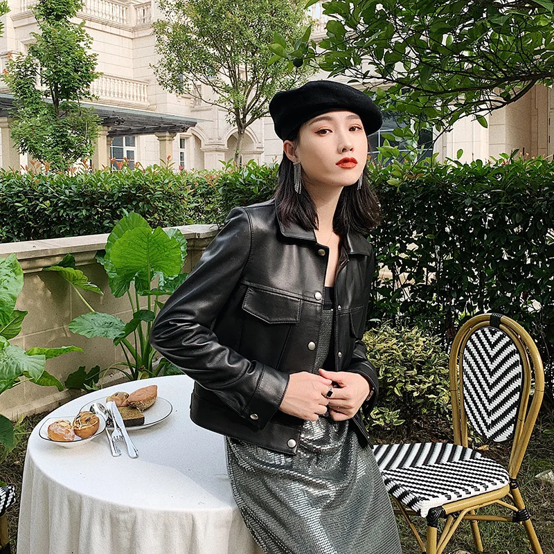 Genuine leather jacket for women in autumn/winter 2023 fashion new sheep skin Korean version short motorcycle leather jacket 
Genuine leather jacket for women in autumn/winter 2023 fashion new sheep skin Korean version short motorcycle leather jacket