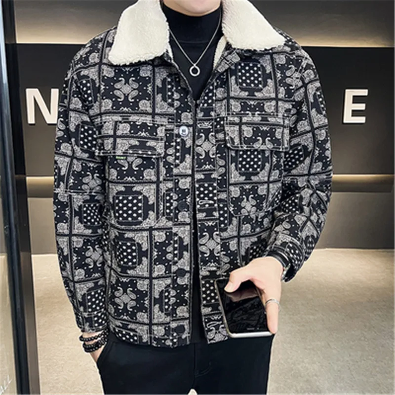 Winter Men Warm Denim Jacket Turn-down Collar Paisley Print Casual Overcoat Lamb's Wool Jaqueta Couro Youth Man Coat Clothing
Winter Men Warm Denim Jacket Turn-down Collar Paisley Print Casual Overcoat Lamb's Wool Jaqueta Couro Youth Man Coat Clothing