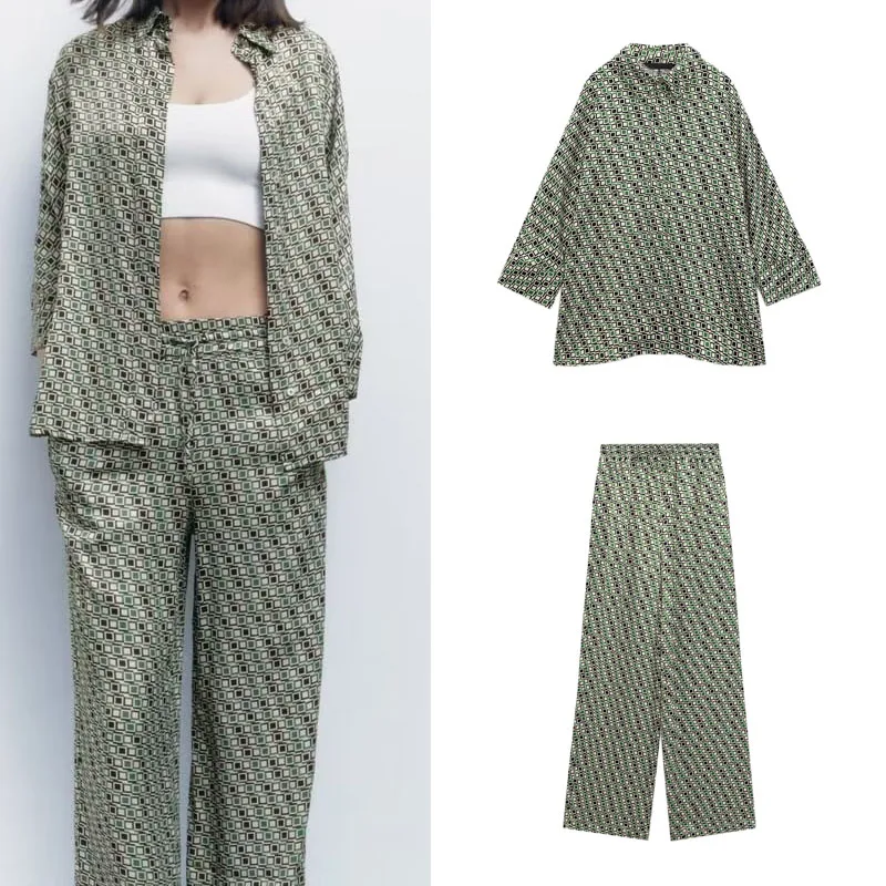 Spring And Summer New Women's Lapel Long-sleeved Geometric Pattern Printed Shirt Casual Straight Wide-leg Pants Two-piece Set
Spring And Summer New Women's Lapel Long-sleeved Geometric Pattern Printed Shirt Casual Straight Wide-leg Pants Two-piece Set