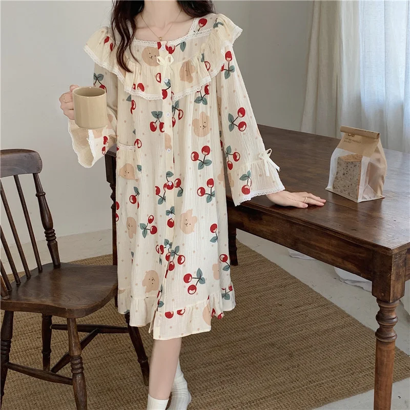 Autumn Sweet Lace Princess Style Cotton Pajamas Soft Loose Outer Wear Long-sleeved Home Clothes Cherry Cute Nightdress D625
Autumn Sweet Lace Princess Style Cotton Pajamas Soft Loose Outer Wear Long-sleeved Home Clothes Cherry Cute Nightdress D625