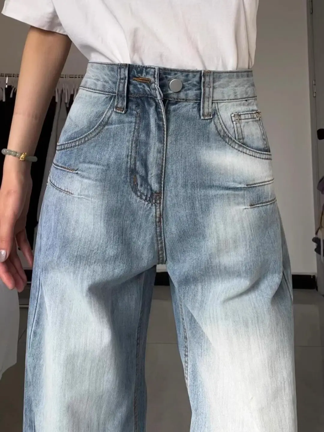 American retro straight jeans women 2024 new loose thin grinding white washed loose pressed pleated wide leg trousers
American retro straight jeans women 2024 new loose thin grinding white washed loose pressed pleated wide leg trousers