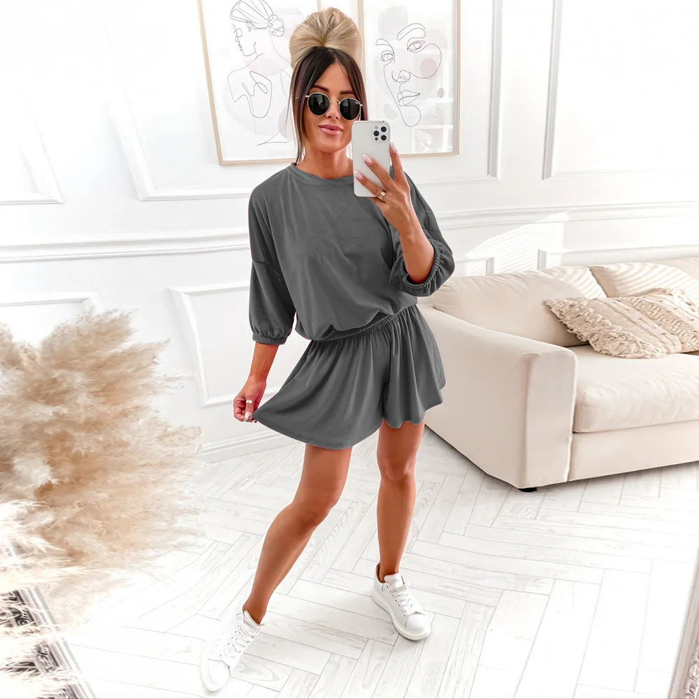 2024 Women Tops and Short Two Pieces Set Elegant Solid Half Sleeve Velvet Sports Suit Ladies Summer Fashion Elastic Waist Set
2024 Women Tops and Short Two Pieces Set Elegant Solid Half Sleeve Velvet Sports Suit Ladies Summer Fashion Elastic Waist Set
