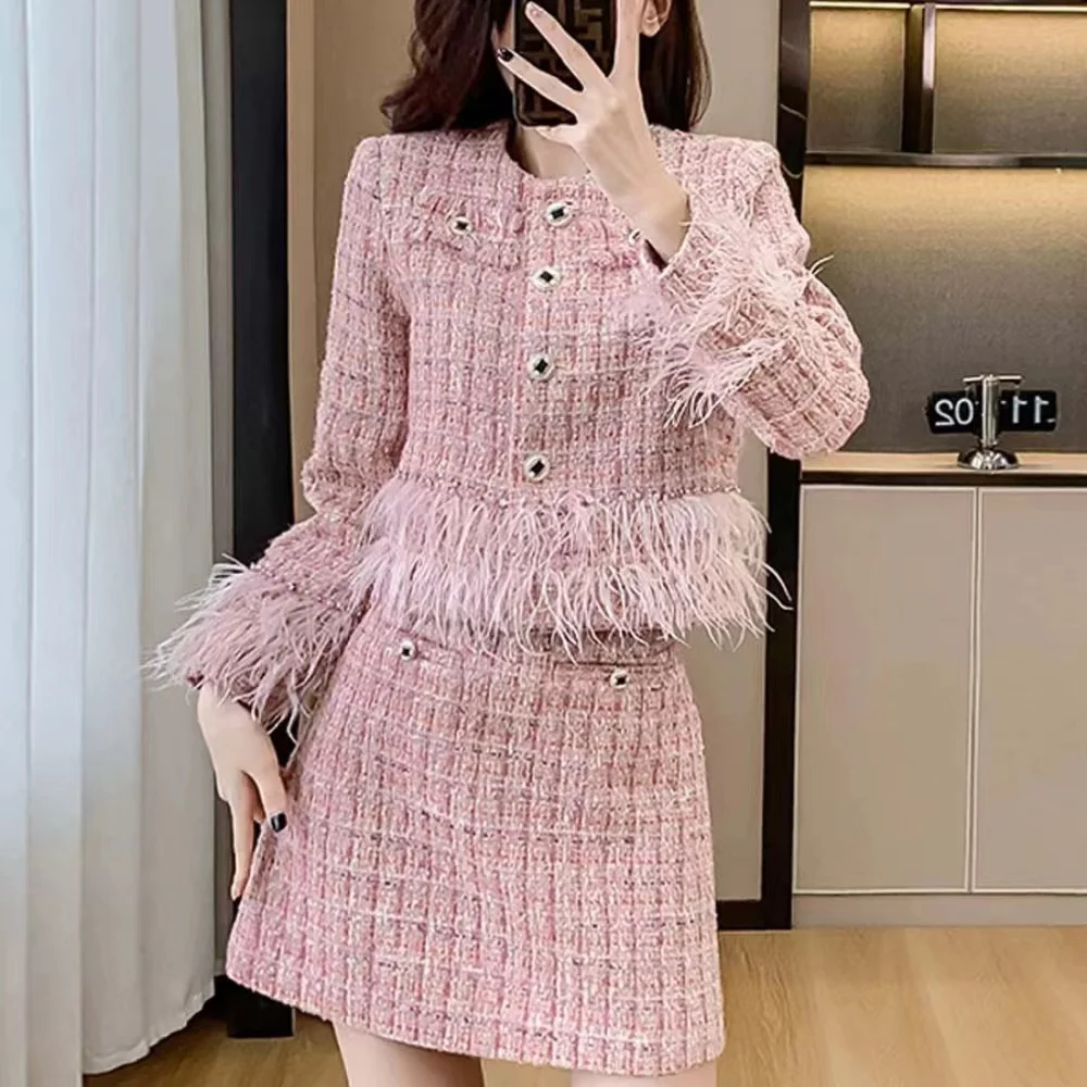 Luxury Chic Autumn Winter 2023 Elegant Pink Woven Tweed Set Women's Tweed Tassel Coat Jacket+Short Skirt Two Pieces Set Korean
Luxury Chic Autumn Winter 2023 Elegant Pink Woven Tweed Set Women's Tweed Tassel Coat Jacket+Short Skirt Two Pieces Set Korean