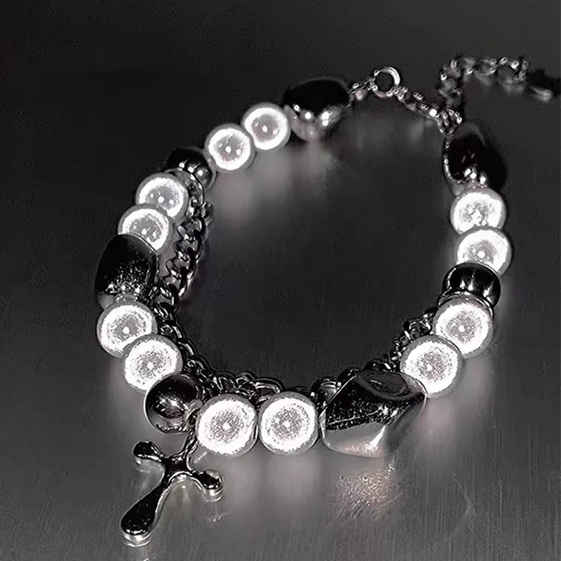 Vintage Fashion Personality Hip Hop Cross Splice Reflective Pearl Bracelet Punk Gothic Open Bracelet Banquet Jewelry Accessories
Vintage Fashion Personality Hip Hop Cross Splice Reflective Pearl Bracelet Punk Gothic Open Bracelet Banquet Jewelry Accessories