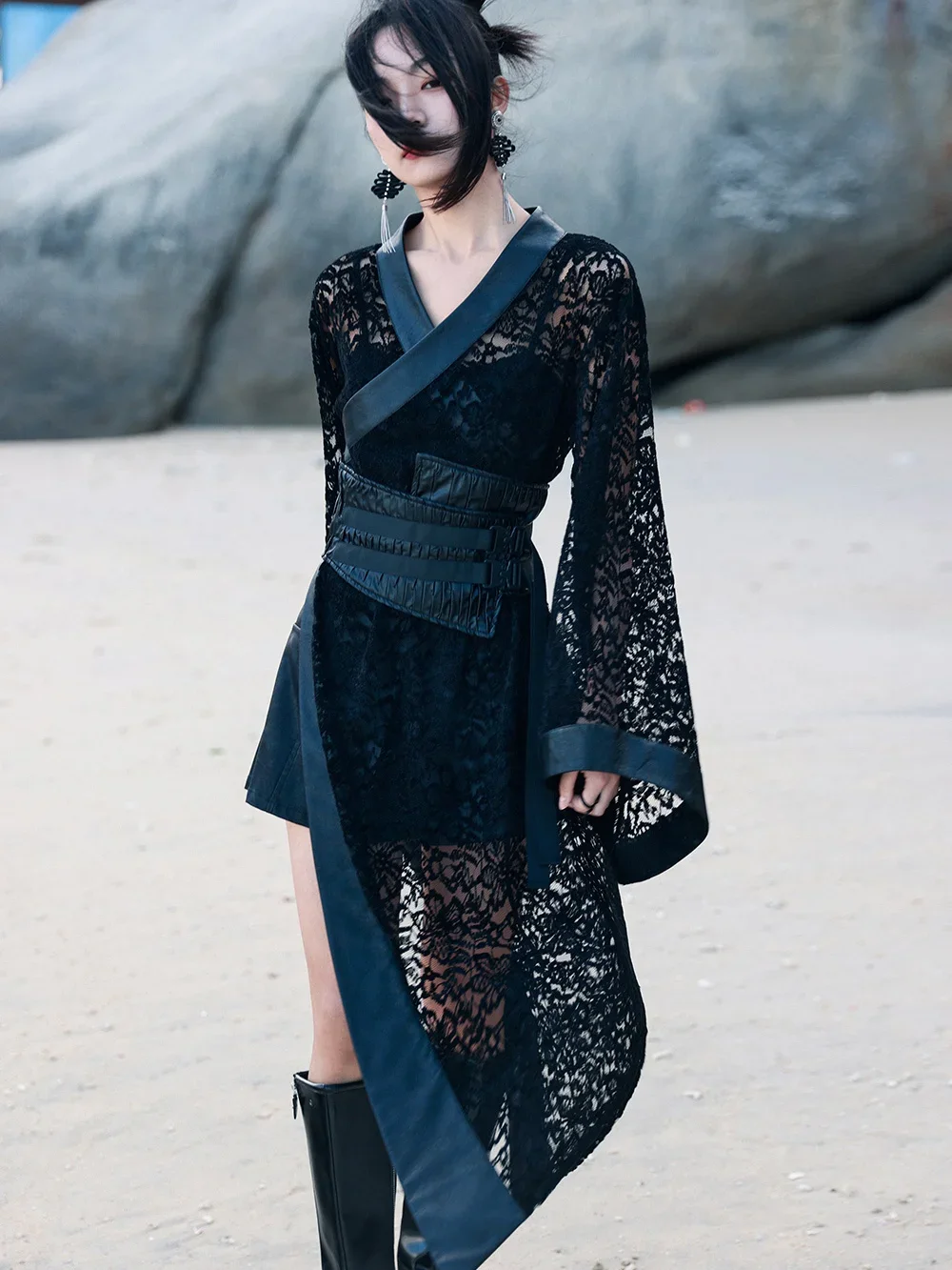 Original Improved Cheongsam New Chinese Women's Black Improved Hanfu Lace Asymmetric Top Ancient Costume Han Chinese Clothing
Original Improved Cheongsam New Chinese Women's Black Improved Hanfu Lace Asymmetric Top Ancient Costume Han Chinese Clothing
