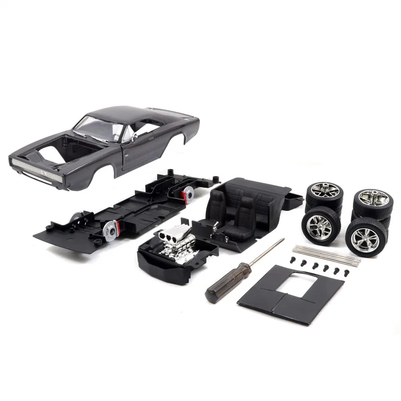 1:24 модель автомобиля Dodge Charger R/T модель 12 + y CN (происхождение) от Dom's 1970
1:24 модель автомобиля Dodge Charger R/T модель 12 + y CN (происхождение) от Dom's 1970