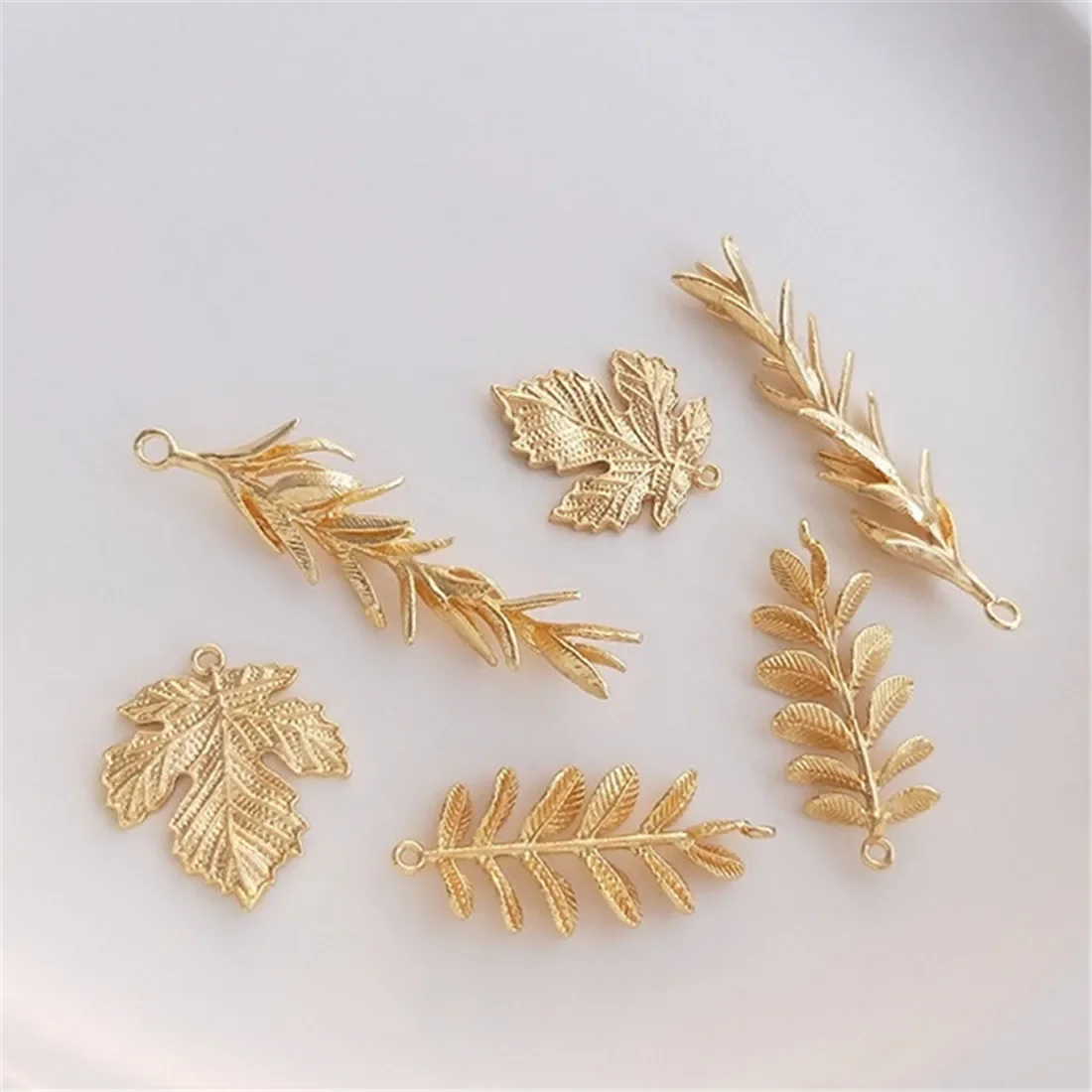 14K Gold Maple Leaf and Willow Branches Pendant Diy Handmade Earrings Tassel Ear Jewelry Hair Clasp Ornaments C388
14K Gold Maple Leaf and Willow Branches Pendant Diy Handmade Earrings Tassel Ear Jewelry Hair Clasp Ornaments C388