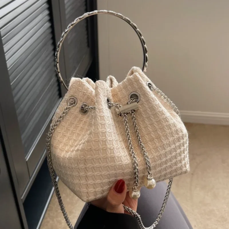 High Quality Small Bag For Women's Summer 2023 New Trendy Fashion Niche Diamond Inlaid Chain Crossbody Bag Portable Bucket Bag
High Quality Small Bag For Women's Summer 2023 New Trendy Fashion Niche Diamond Inlaid Chain Crossbody Bag Portable Bucket Bag