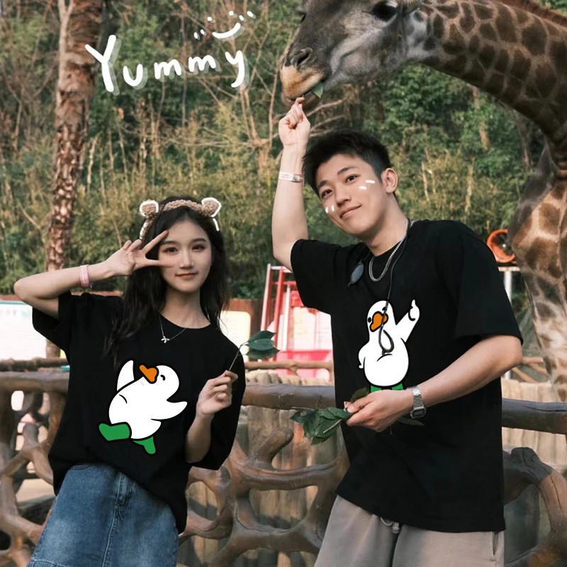 2023 летние модные повседневные футболки с графическим принтом для пары, хлопковые футболки с забавным принтом утки в корейском уличном стиле для мужчин и женщин, футболки с коротким рукавом 
2023 летние модные повседневные футболки с графическим принтом для пары, хлопковые футболки с забавным принтом утки в корейском уличном стиле для мужчин и женщин, футболки с коротким рукавом