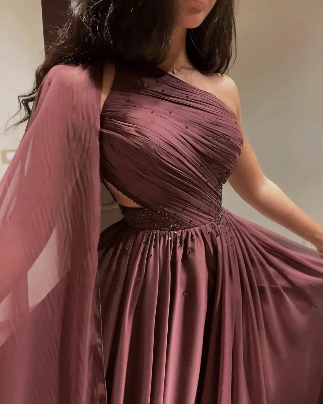 One Shoulder Pleated Chiffon Evening Dress Long Prom Dresses A-line Beadings Floor Length Saudi Arabic Women Party Dress
One Shoulder Pleated Chiffon Evening Dress Long Prom Dresses A-line Beadings Floor Length Saudi Arabic Women Party Dress