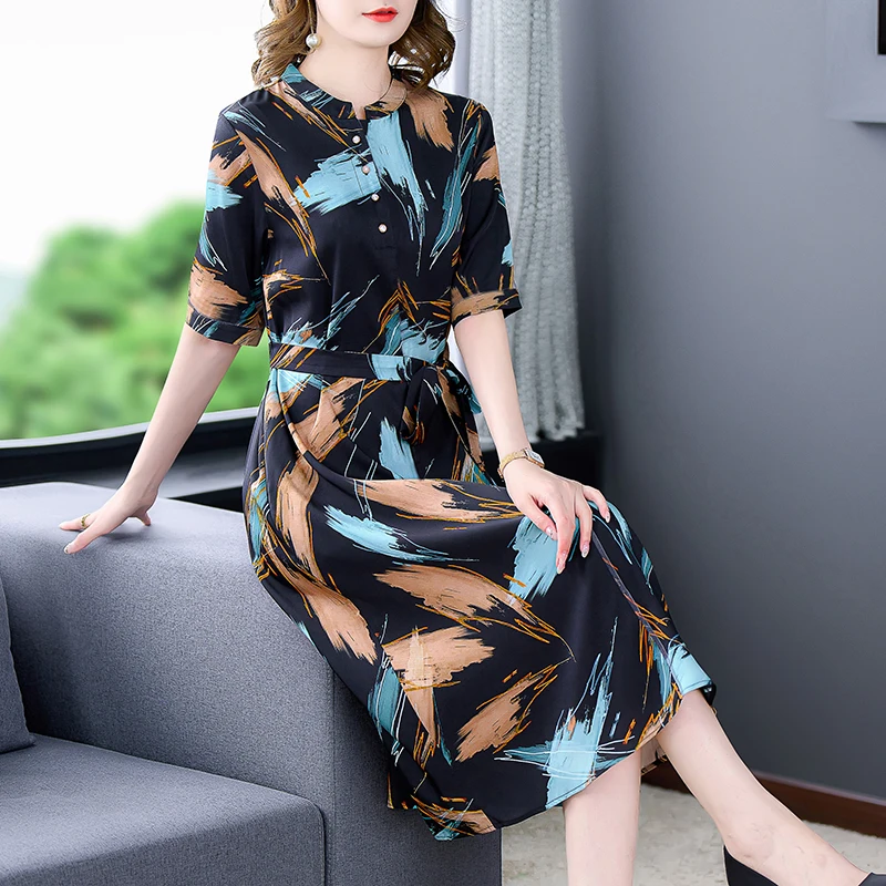 2023 New Fashion Silk Printed Dress Women's Summer Vintage Standing Neck Short Sleeve Loose Fit Casual Holiday Dress Vestidos
2023 New Fashion Silk Printed Dress Women's Summer Vintage Standing Neck Short Sleeve Loose Fit Casual Holiday Dress Vestidos