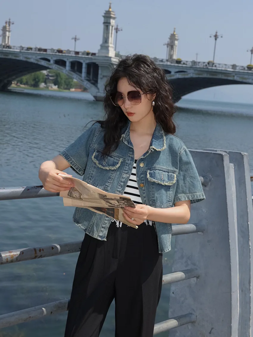 2023 Summer New Retro Niche Women'S Short Jean Jacket Fur Collar Pocket Free Shipping
2023 Summer New Retro Niche Women'S Short Jean Jacket Fur Collar Pocket Free Shipping