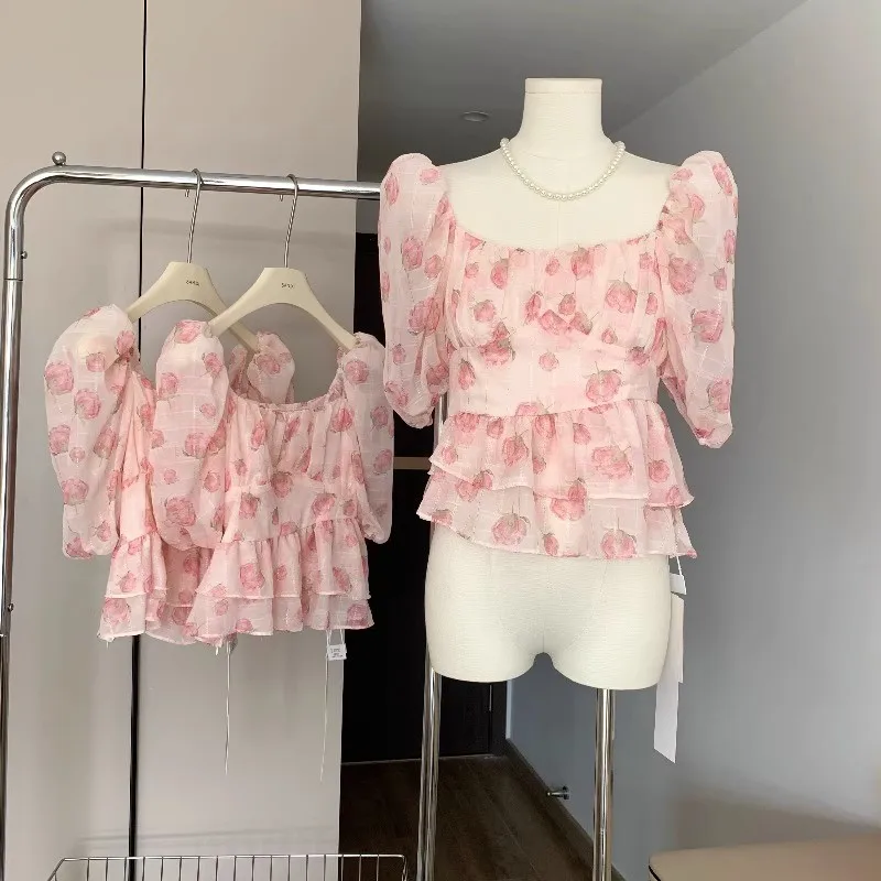 Summer 2023 Rheto Niche Unique Shirt for Women's Chic Pink Waist Shirt Top French Short-sleeved Floral Blouse
Summer 2023 Rheto Niche Unique Shirt for Women's Chic Pink Waist Shirt Top French Short-sleeved Floral Blouse