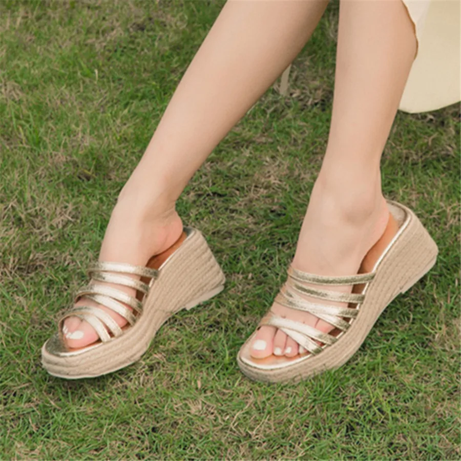 Gold Women Wedge Slippers Rope Thick Sole Platform Sandals Straps Summer High Heel Dress Shoes Slides Ladies Mules
Gold Women Wedge Slippers Rope Thick Sole Platform Sandals Straps Summer High Heel Dress Shoes Slides Ladies Mules