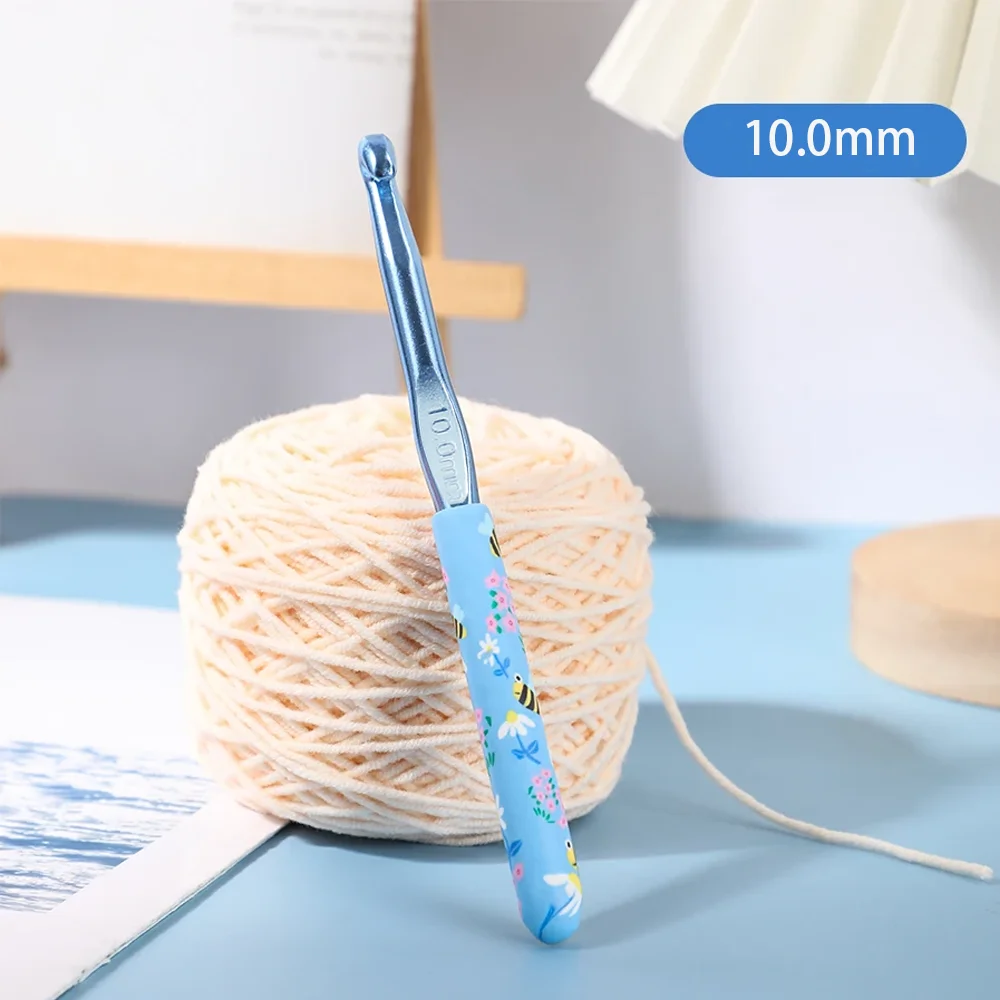 1Pcs/2.0-10.0mm Little Bee Print Crochet Hooks Crochet Needles for Beginners and Knitting Crocheting Yarn DIY Crafts Supplies 1Pcs/2.0-10.0mm Little Bee Print Crochet Hooks Crochet Needles for Beginners and Knitting Crocheting Yarn DIY Crafts Supplies