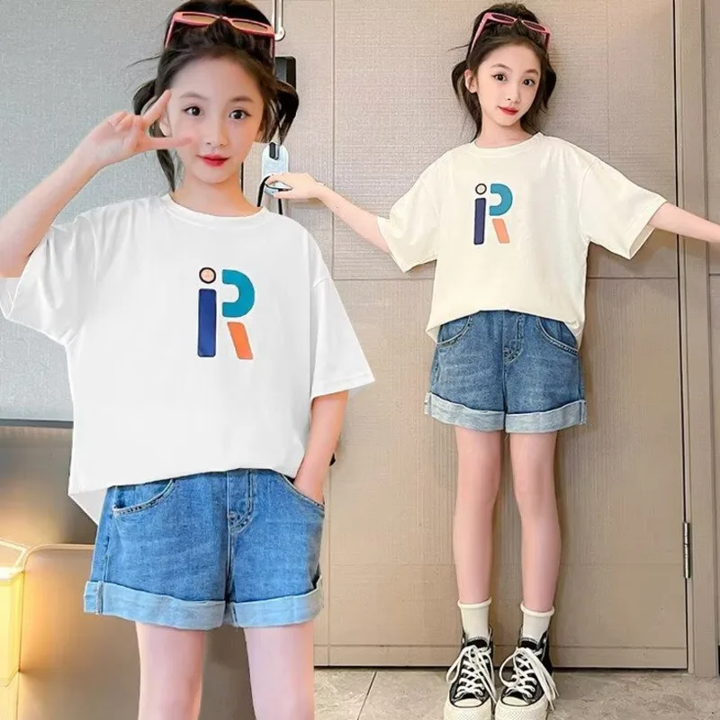Women's Japanese Crewneck Men's Versatile Summer Simple Five-quarter Sleeve T-shirt New Literary INS Lazy Trend Straight Type
Women's Japanese Crewneck Men's Versatile Summer Simple Five-quarter Sleeve T-shirt New Literary INS Lazy Trend Straight Type