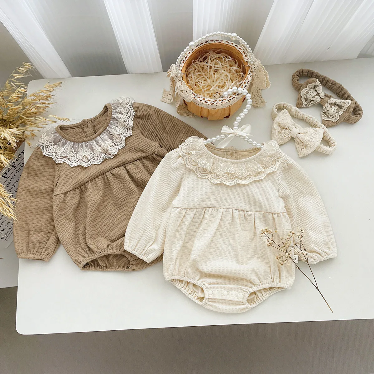 2023 Autumn Baby Girls Long Sleeve Bodysuit Solid Color Infant Lace Collar One Piece Jumpsuit Toddler Cotton Waffle Clothes
2023 Autumn Baby Girls Long Sleeve Bodysuit Solid Color Infant Lace Collar One Piece Jumpsuit Toddler Cotton Waffle Clothes