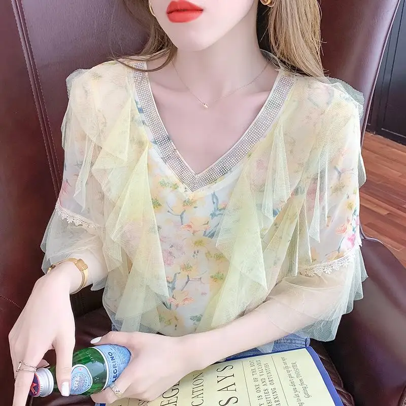 Summer blouse female V -neck lotus chiffon shirt female sweet floral small shirt 2023design casual short sleeve blouse female
Summer blouse female V -neck lotus chiffon shirt female sweet floral small shirt 2023design casual short sleeve blouse female