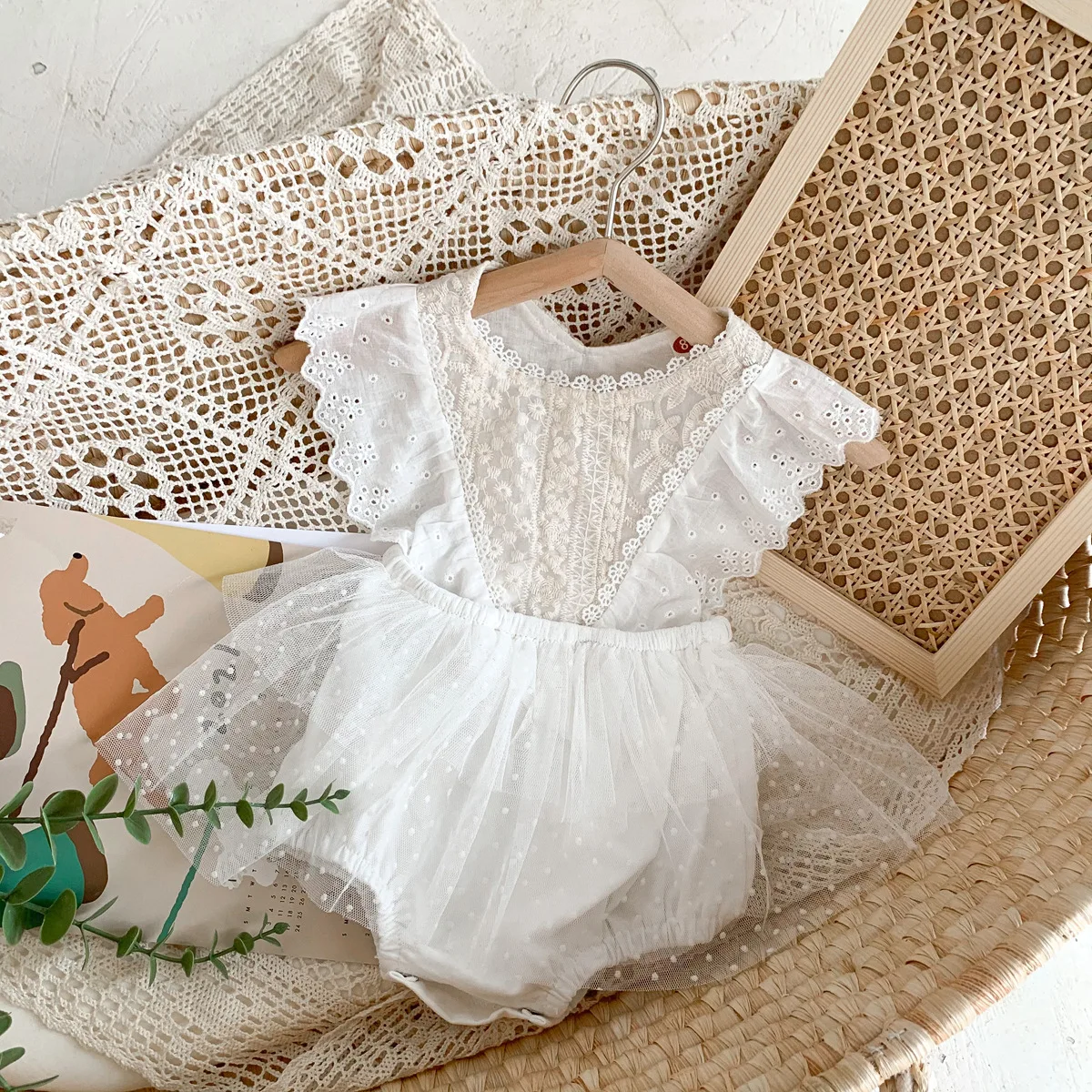 0-2Y Baby Girls Summer Bodysuit Dress Lace Embroidery Romper Mesh Dress Sleeveless Infant Girls Birthday Clothes Sweet Jumpsuit
0-2Y Baby Girls Summer Bodysuit Dress Lace Embroidery Romper Mesh Dress Sleeveless Infant Girls Birthday Clothes Sweet Jumpsuit