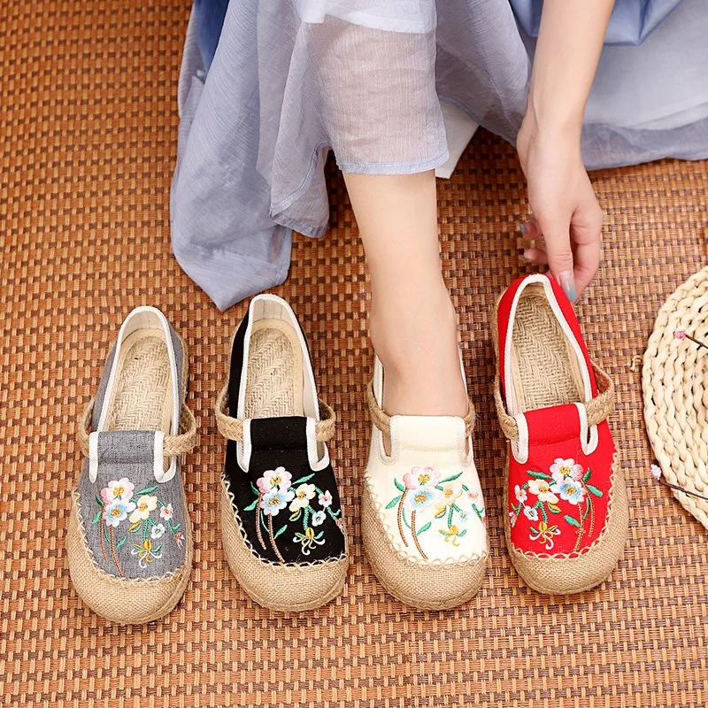 2022 Spring New Embroidered Shoes Ladies Embroidered Linen Shoes Ethnic Style Shallow Mouth Slip-on Embroidered Shoes
2022 Spring New Embroidered Shoes Ladies Embroidered Linen Shoes Ethnic Style Shallow Mouth Slip-on Embroidered Shoes