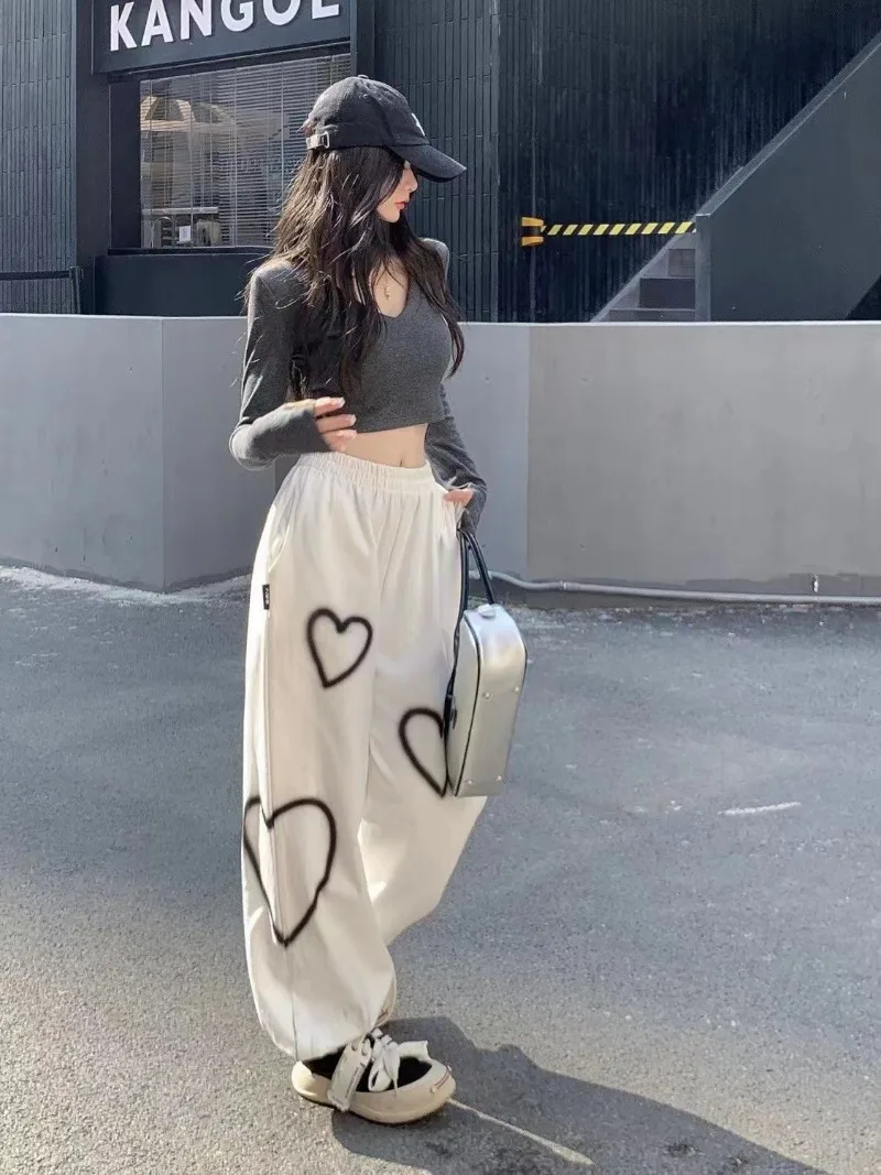 High Quality Heart Printing Casual Pants Women Bf Cotton Vintage Loose Straight Jogging Pants Fashion Hip Hop Streetwear Y2k
High Quality Heart Printing Casual Pants Women Bf Cotton Vintage Loose Straight Jogging Pants Fashion Hip Hop Streetwear Y2k