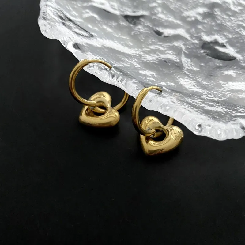 Titanium Steel Earring Golden Peach Heart Earring Sets Hollow Love Earrings For Women Retro Simple Drop Shipping
Titanium Steel Earring Golden Peach Heart Earring Sets Hollow Love Earrings For Women Retro Simple Drop Shipping