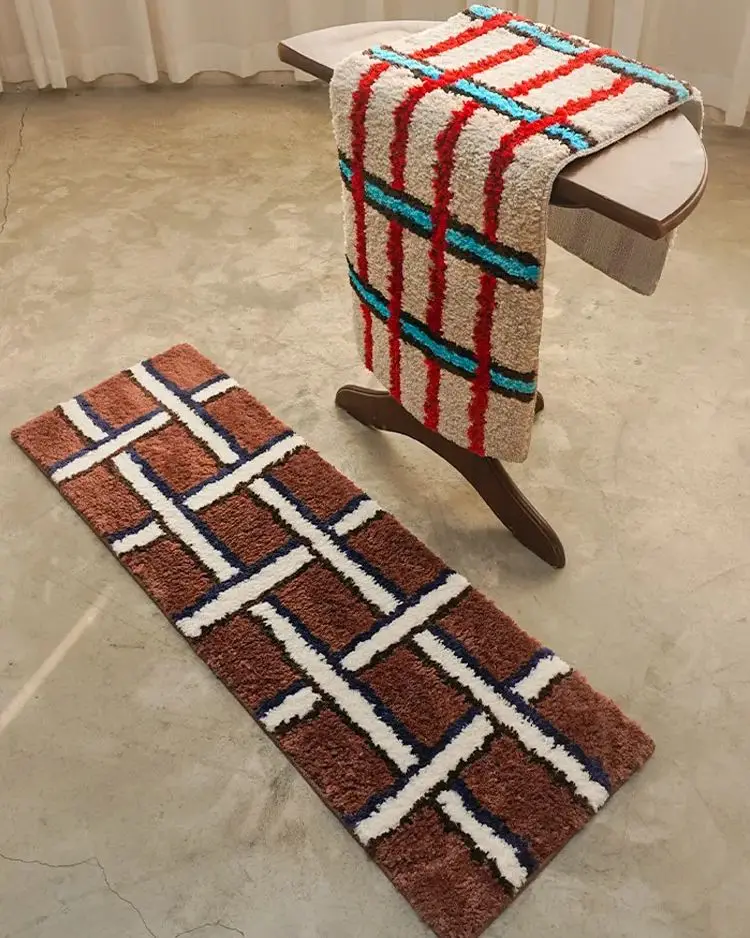 Retro Checkerboard Plaid Tufting Carpet Soft Fluffy Bedside Bedroom Carpet Silicone Anti-skid Back Door Mat
Retro Checkerboard Plaid Tufting Carpet Soft Fluffy Bedside Bedroom Carpet Silicone Anti-skid Back Door Mat