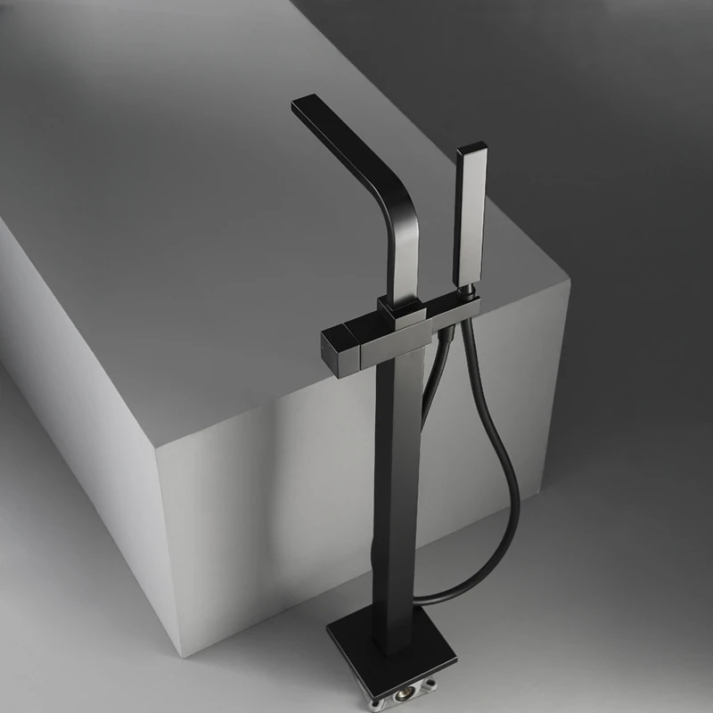 All copper floor mixer, freestanding bathtub, showerhead, embedded cylinder side faucet
All copper floor mixer, freestanding bathtub, showerhead, embedded cylinder side faucet