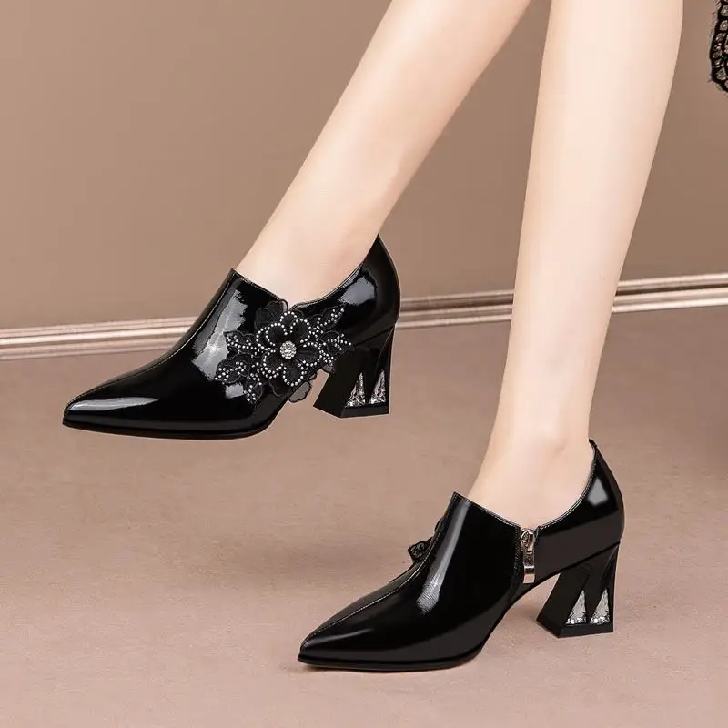 Size 33-43 Natural Genuine Leather Women Heels Shoes Beautiful Flower Design Pointed Toe Fashion Sexy Club Party High Heel Shoes
Size 33-43 Natural Genuine Leather Women Heels Shoes Beautiful Flower Design Pointed Toe Fashion Sexy Club Party High Heel Shoes