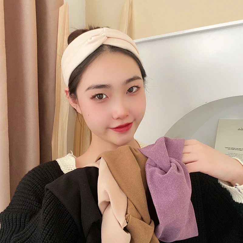 2022 Cotton Cross Top Knot Elastic Hair Bands for Women Soft Solid Color Turban Headbands Women Girls Hair Accessories
2022 Cotton Cross Top Knot Elastic Hair Bands for Women Soft Solid Color Turban Headbands Women Girls Hair Accessories