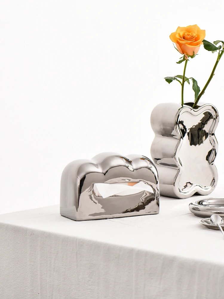 Nordic Home Tableware Silver Plated Ceramic Tissue Box Cover Storage Paper Holder Kitchen Drawing Paper Box Napkin Holder Luxury
Nordic Home Tableware Silver Plated Ceramic Tissue Box Cover Storage Paper Holder Kitchen Drawing Paper Box Napkin Holder Luxury