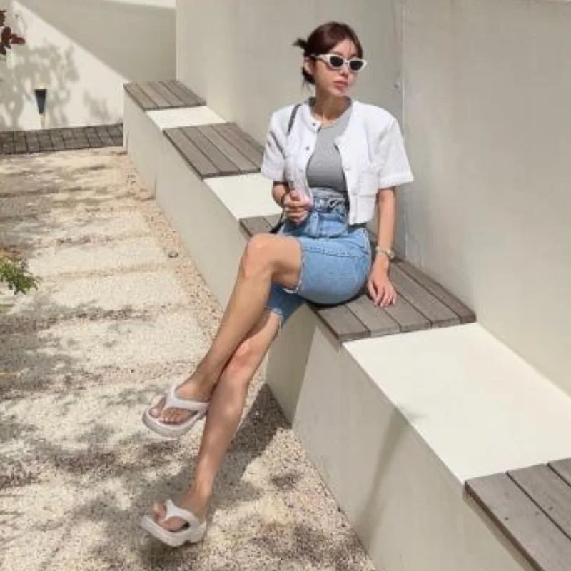 Spring and summer new design sense irregular raw edge high waist elastic five-point jeans slim mid-length pants
Spring and summer new design sense irregular raw edge high waist elastic five-point jeans slim mid-length pants