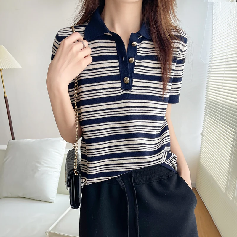 

Женская трикотажная футболка в полоску ZOCEPT, хлопковый пуловер с отложным воротником и пуговицами, с коротким рукавом, корейский стиль