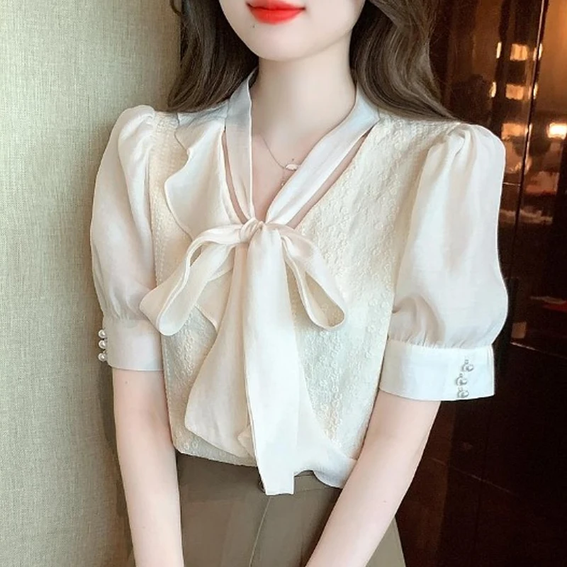 

New Fashion Summer French Clothing V Neck Beige Apricot Clothes Design Sensory Shirt Women's Bow Tied Bubble Sleeve Tops 30814