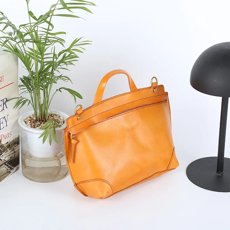 Factory Direct Sales of Handmade Vegetable Tanned Leather Ladies' Bags New Single Shoulder Portable Crossbody Bags for Women
Factory Direct Sales of Handmade Vegetable Tanned Leather Ladies' Bags New Single Shoulder Portable Crossbody Bags for Women