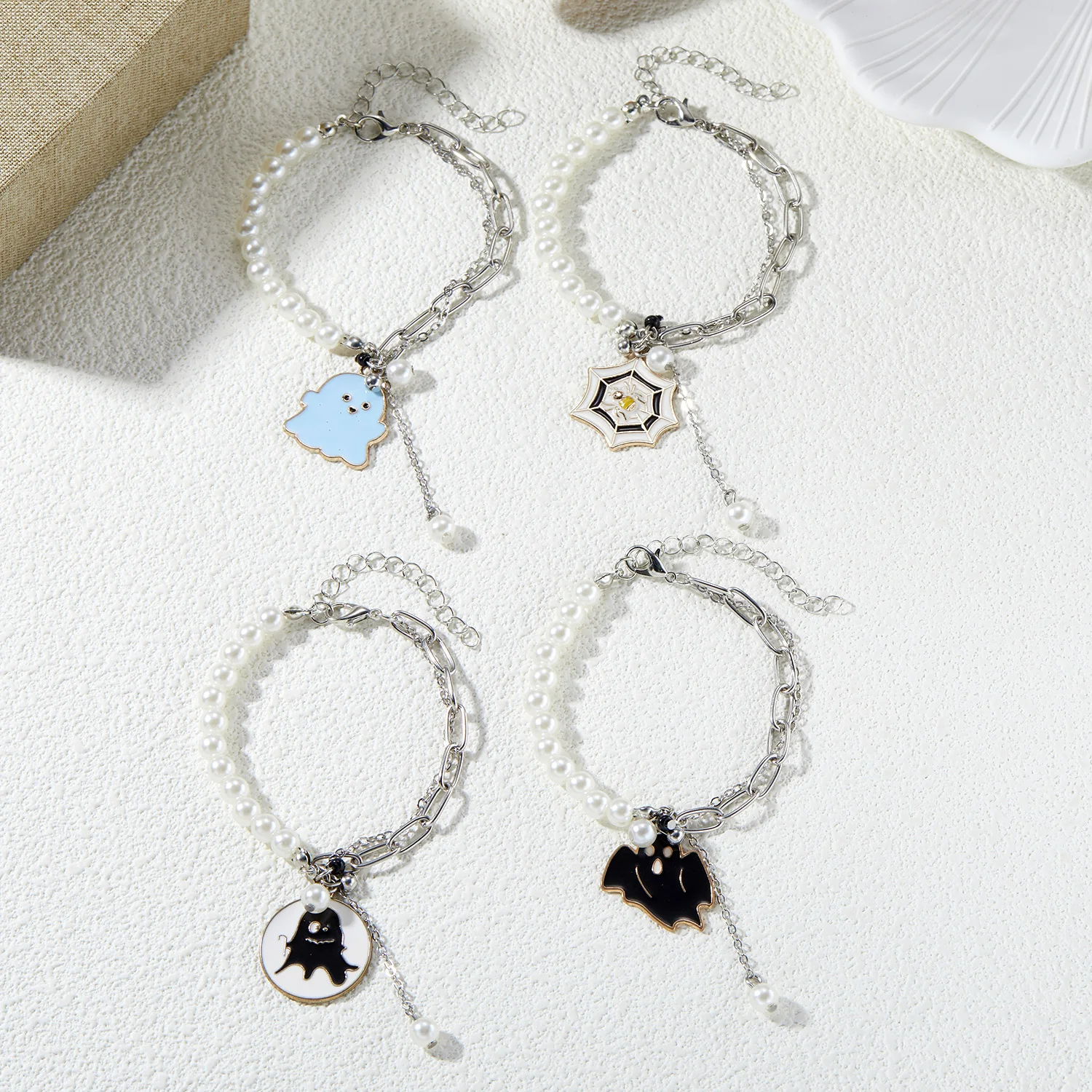 High-Quality Pearl Pumpkin Bat Ghost Beads Pendant Bracelet For Women Children Metal Lobster Clasp Bracelet Halloween Jewelry
High-Quality Pearl Pumpkin Bat Ghost Beads Pendant Bracelet For Women Children Metal Lobster Clasp Bracelet Halloween Jewelry