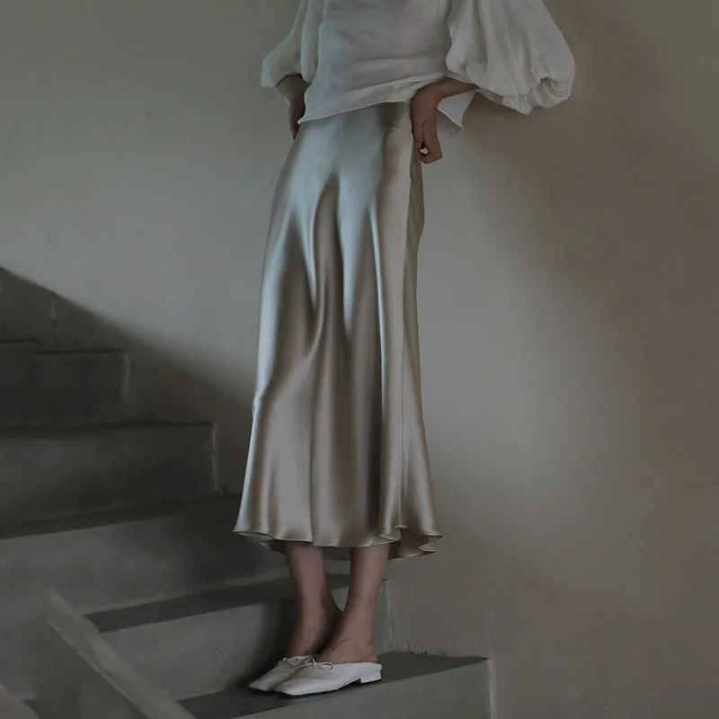 Fashion Satin Silk A-Line Skirts Women Elegant Champagne Office Long Skirt Ladies 2023 Summer Slim High Waist Skirts 
Fashion Satin Silk A-Line Skirts Women Elegant Champagne Office Long Skirt Ladies 2023 Summer Slim High Waist Skirts