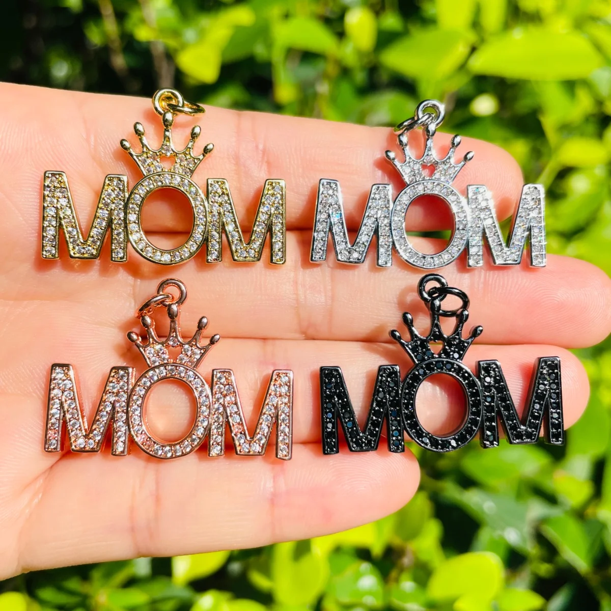 5pcs Zirconia Pave Crown Mom Word Charms Gold-Plated Letter Pendant for Mother's Day Gift Women Bracelet Necklace Bangle Jewelry
5pcs Zirconia Pave Crown Mom Word Charms Gold-Plated Letter Pendant for Mother's Day Gift Women Bracelet Necklace Bangle Jewelry